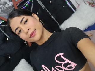 daphnecolisn - Live porn &amp; sex cam - 21573621