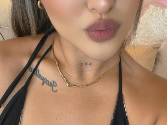 MaeCollins - Live porn &amp; sex cam - 21574165