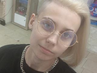 ZlayaQZaya - Live porn &amp; sex cam - 21577725