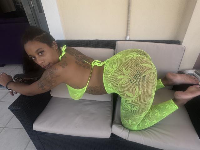 HotSimone69 - Live porn &amp; sex cam - 21583465