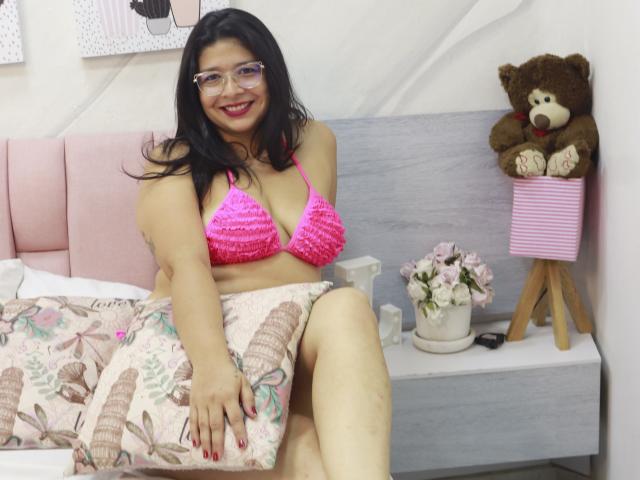 LindySuarez - Live sex cam - 21586189
