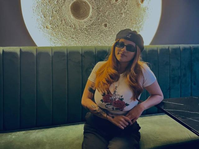 LauraFeng - Live porn &amp; sex cam - 21586365