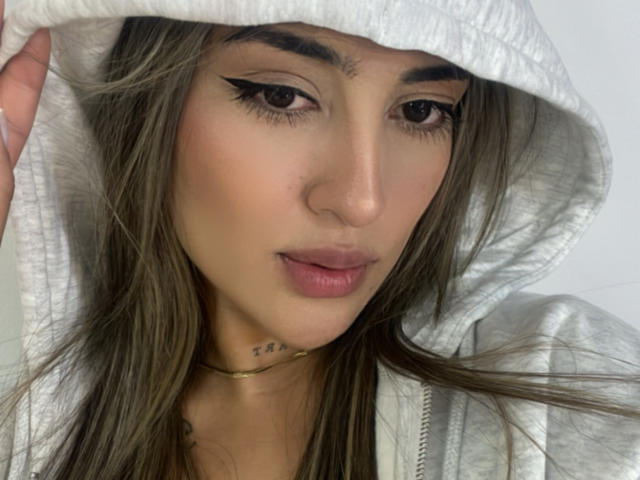 MaeCollins - Élő pornó és szexkamera - 21590569