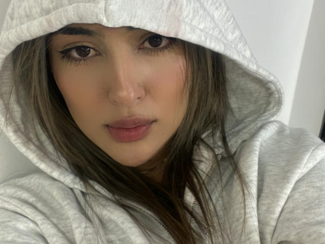 MaeCollins - Live porn &amp; sex cam - 21590589