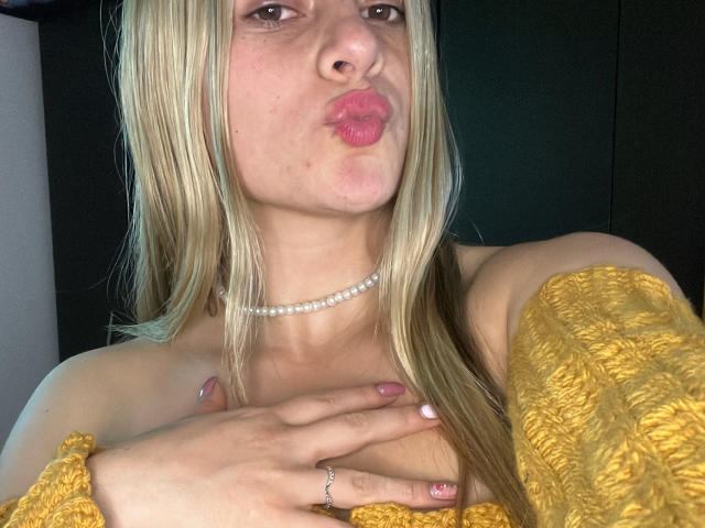 AtheneaRossi - Live porn &amp; sex cam - 21603737