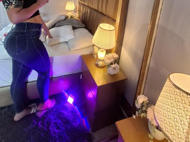 JackelineRoset - Porno na żywo i seks kamera - 21604125