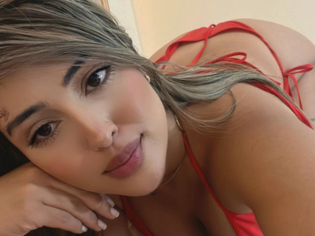 MaeCollins - Live porn &amp; sex cam - 21604637