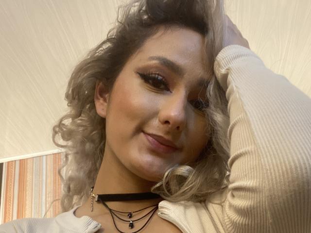 FloraSaenz - Live sex cam - 21604981