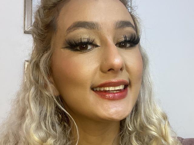 FloraSaenz - Live sex cam - 21605001