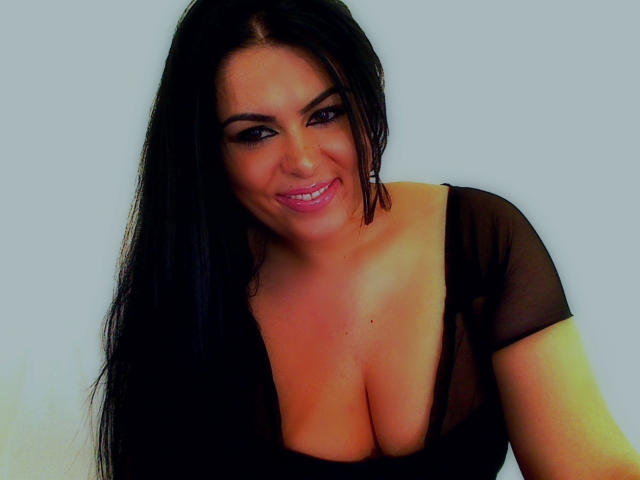 ExquisDunya - Chat cam sexy with this average constitution Sexy mother 