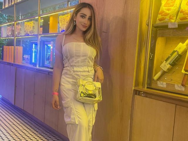 ArianaLu - Live sexe cam - 21623289