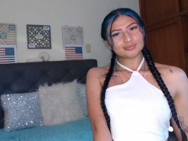 MiiaSwans - Live Sex Cam - 21623813