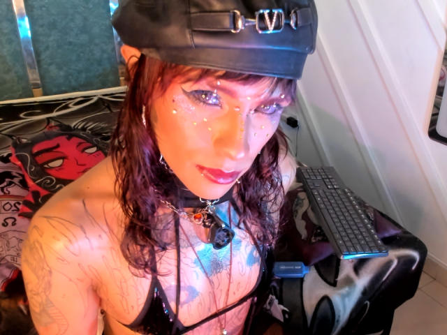 ErotickBellaTrix - Live porn &amp; sex cam - 21626845
