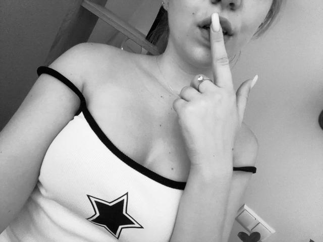 SugarrX - Élő pornó és szexkamera - 21645797