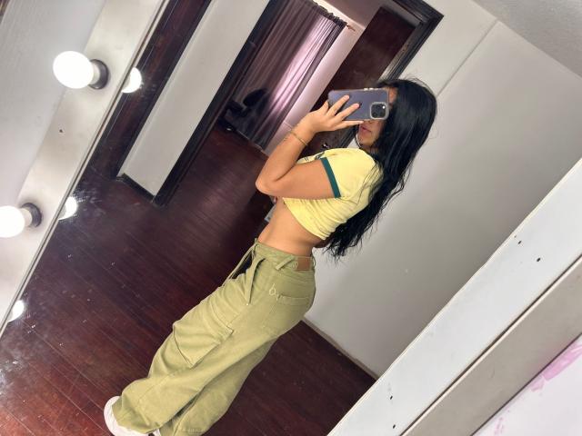 AlessiaFerry - Live porn &amp; sex cam - 21647761