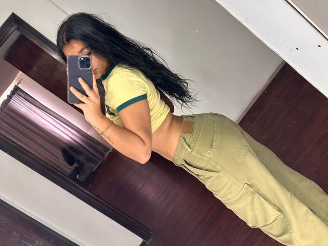 AlessiaFerry - Live porn &amp; sex cam - 21647917