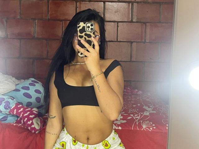 AlessiaFerry - Live porn &amp; sex cam - 21648169