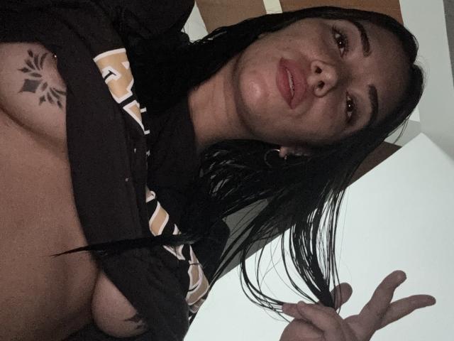 SharonKlart - Live porn &amp; sex cam - 21656165