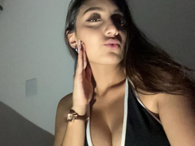 DianaFernandezz - Live Sex Cam - 21662441