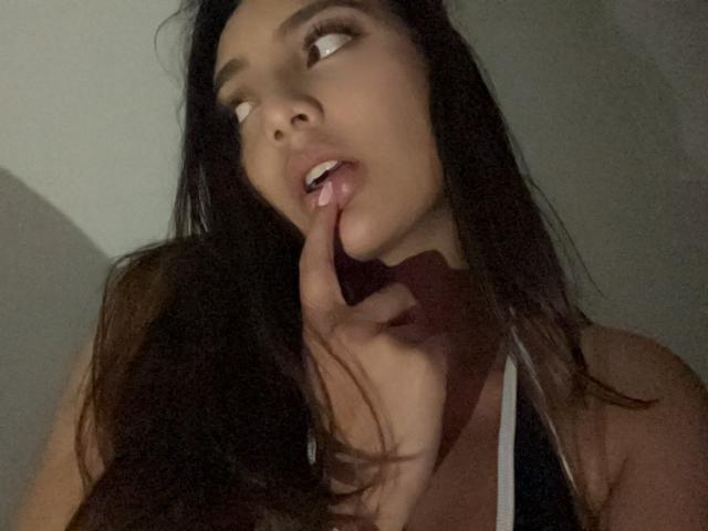 DianaFernandezz - Live porn &amp; sex cam - 21662461