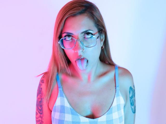 ValeryBonnet - Live porn &amp; sex cam - 21663937