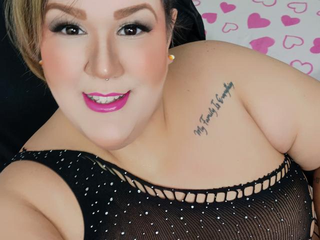 GiannaMorrys - Live Sex Cam - 21667405