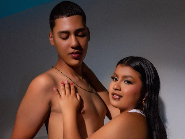 ChrisAndIvory - Live porn &amp; sex cam - 21672289