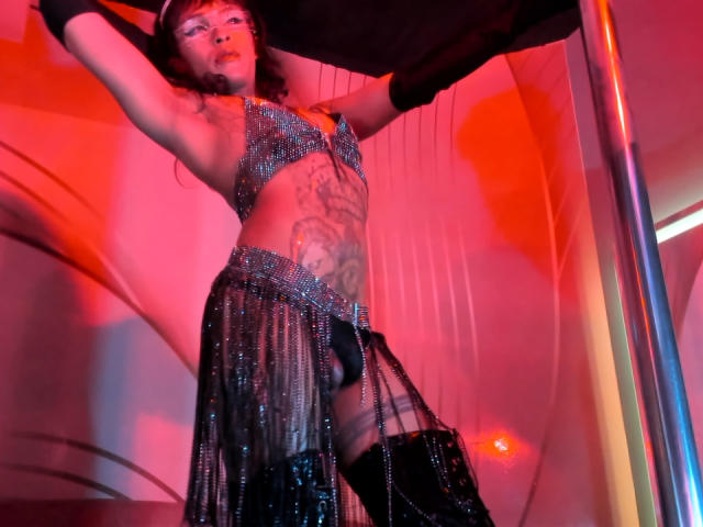 ErotickBellaTrix - Live porn &amp; sex cam - 21679589