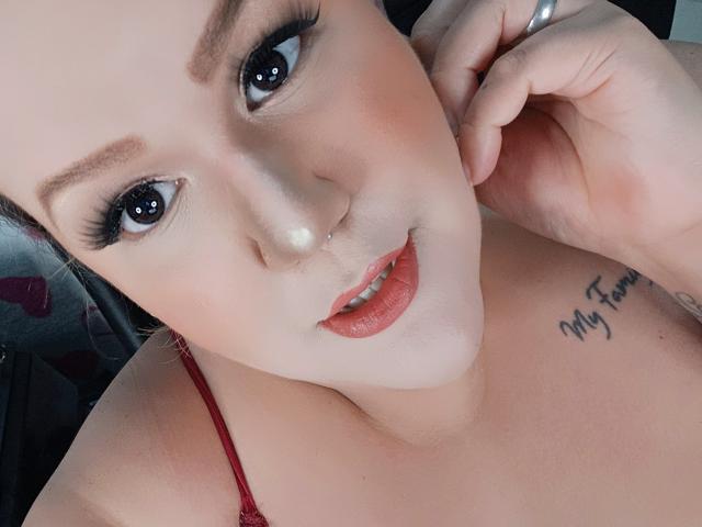 GiannaMorrys - Live porn &amp; sex cam - 21686377