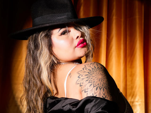 JulianaSousa - Live porn &amp; sex cam - 21688577