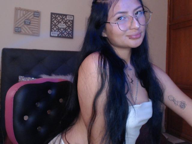 MiiaSwans - Live porn &amp; sex cam - 21688969