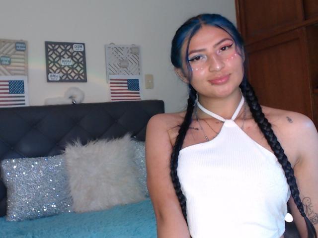 MiiaSwans - Live porn &amp; sex cam - 21689005