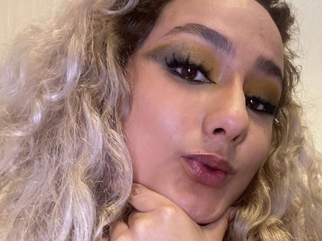 FloraSaenz - Live sex cam - 21694925