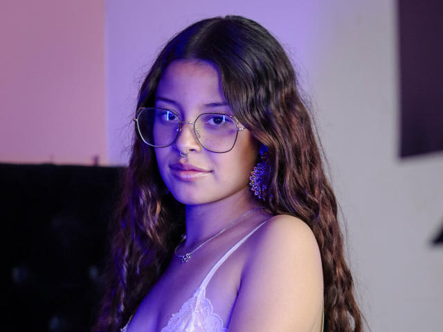 EmilyDarks - Live porn &amp; sex cam - 21704685