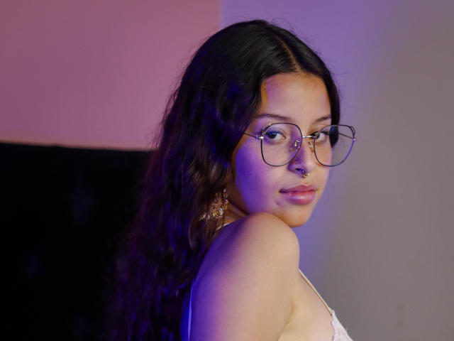 EmilyDarks - Live porn &amp; sex cam - 21704701