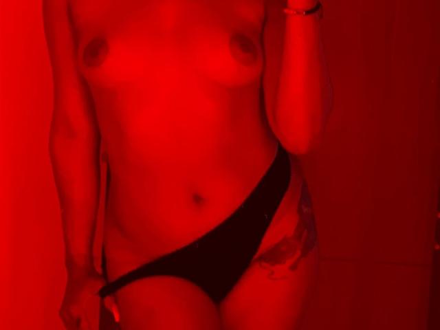 ElizabethMacy - Live sex cam - 21706765