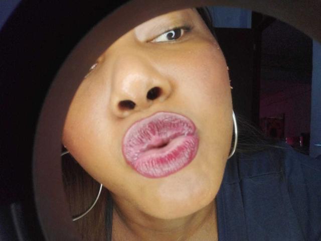 EmiraHot - Live porn &amp; sex cam - 21708409