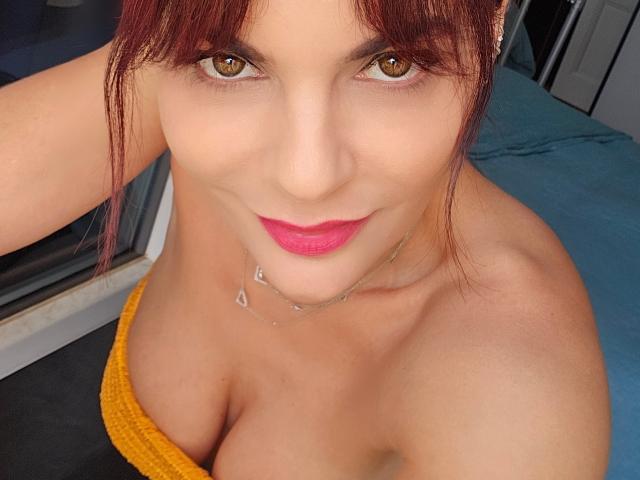 JuneLaFrenchie - Live porn &amp; sex cam - 21711009