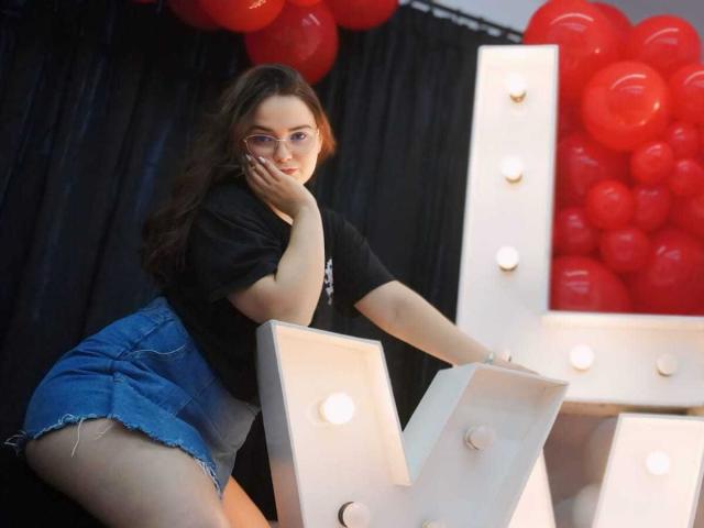 LorettaSant - Live porn &amp; sex cam - 21717045