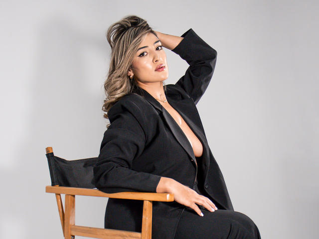 MaeCollins - Live porno og sexkamera - 21724921