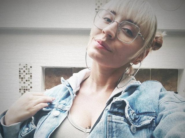 SaraleePoison - Live sex cam - 21726913