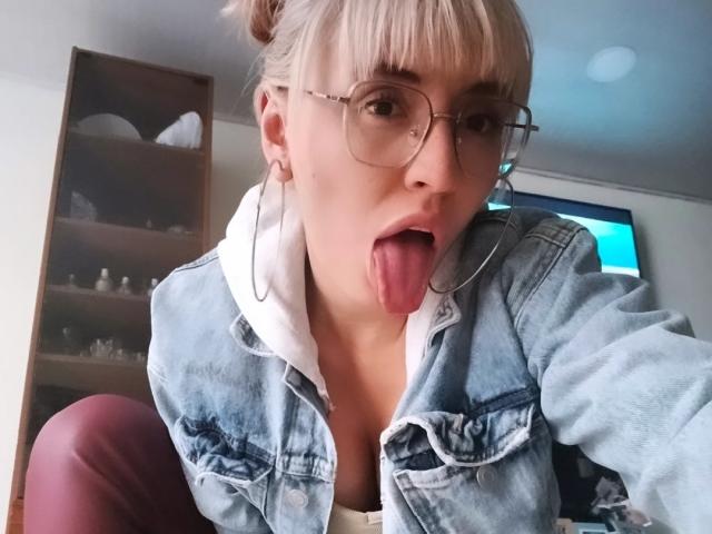 SaraleePoison - Live porn &amp; sex cam - 21726917