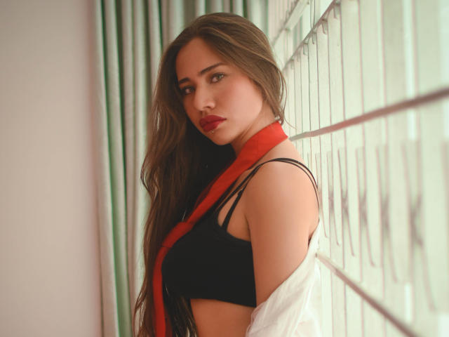 LillyJones - פורנו בשידור חי ומצלמת סקס - 21735701