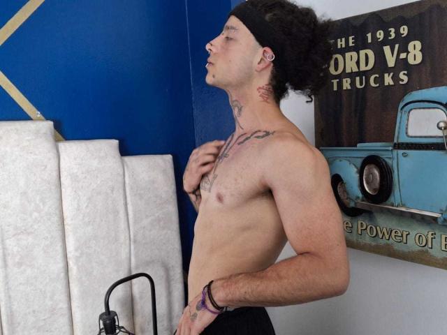 HawkiInsx - Live porn &amp; sex cam - 21737041