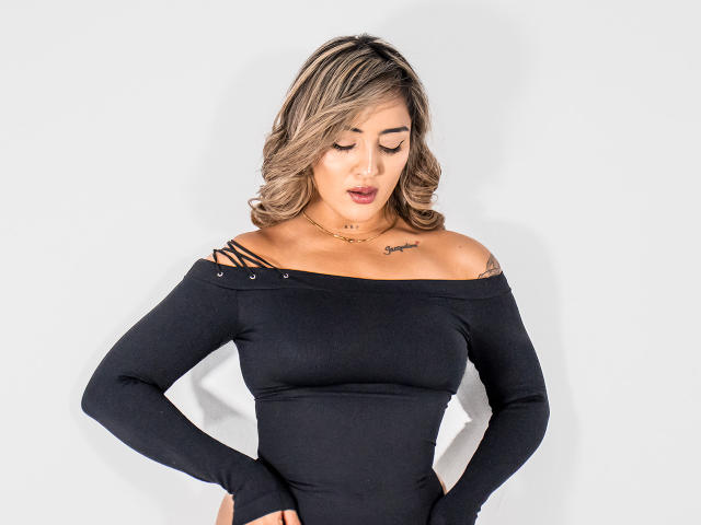 MaeCollins - Live porn &amp; sex cam - 21738189