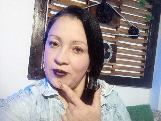 CharloteEzra - Live sex cam - 21739321