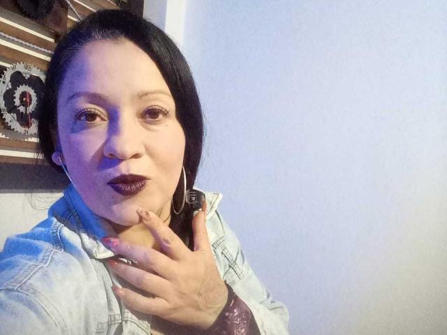 CharloteEzra - Live sex cam - 21739325