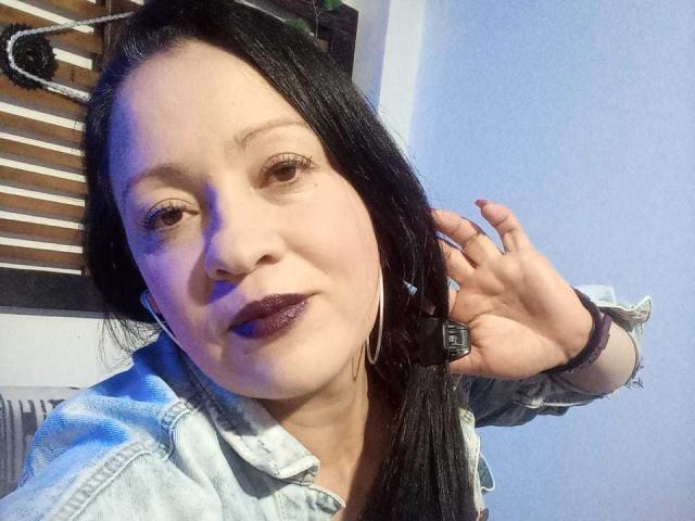 CharloteEzra - Élő pornó és szexkamera - 21739337