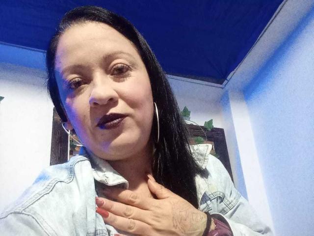 CharloteEzra - Live Sex Cam - 21739349