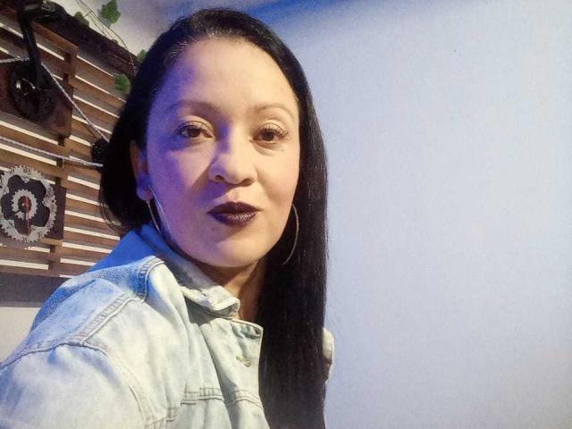 CharloteEzra - Live Sex Cam - 21739353